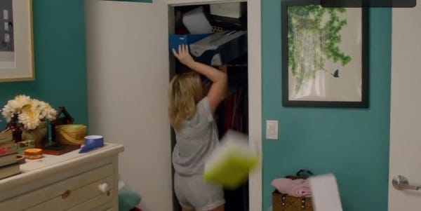 Amy Poehler Flaunts Topless and Ass Photos