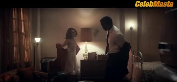 Natalie Portman Shows Body in Sexy Scene in Lady In The Lake