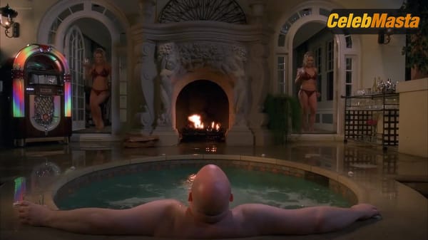 Amber Heard and Melissa Keller's Sex Scene in Drop Dead Sexy