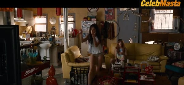 Aubrey Plaza's Sex Scene from Mike & Dave Need Wedding Dates