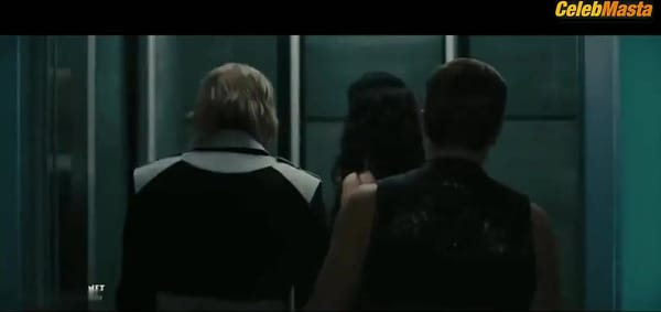 Jena Malone's Tits Scene from The Hunger Games Catching Fire