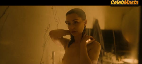 Anna Maria Sieklucka Bares Tits in a Scene from The Next 365 Days