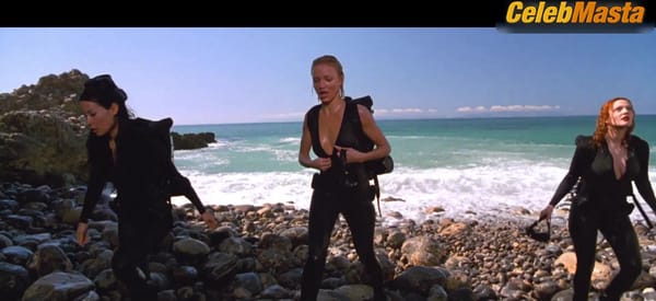 Drew Barrymore, Cameron Diaz and Lucy Liu's Sultry Scene in Charlie's Angels