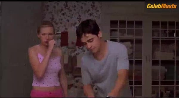 Eliza Dushku and Kirsten Dunst's Steamy Scene in Bring It On
