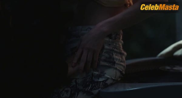 Zendaya and Hunter Schafer's Lesbian Sex Scene in Euphoria