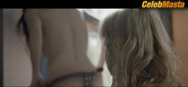 Mena Suvari and Lena Hall's Tits, Lesbian Scene in Becks