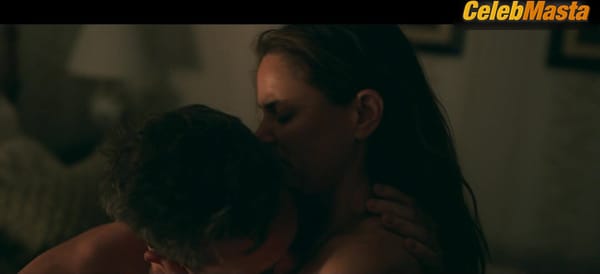 Amanda Peet Reveals Sex Scene in Your Friends & Neighbors