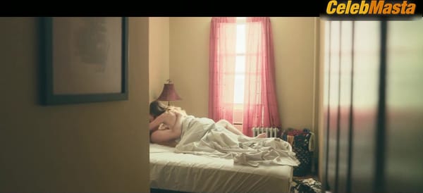 Amanda Peet's Underwear Scene in Your Friends & Neighbors