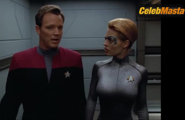 Jeri Ryan Shows Off Sex Scene in Star Trek Voyager