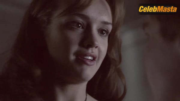 Olivia Cooke Bares Swimsuit, Underwear Scene in Bates Motel