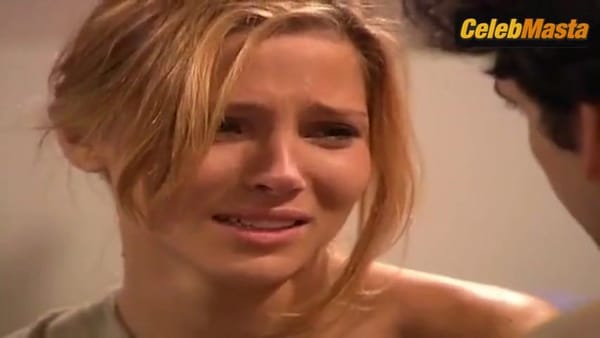 Elsa Pataky Flaunts Sex Scene in Los Serrano