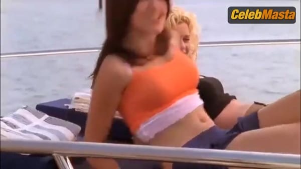Hilarie Burton and Sophia Bush Sex Scene from One Tree Hill