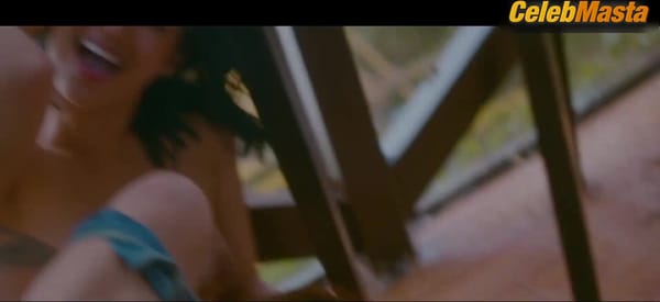 Ayanna Misola Butt, Breasts Scene in Salamat Daks
