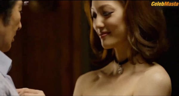 Lee El's Tits Scene from Inside Men