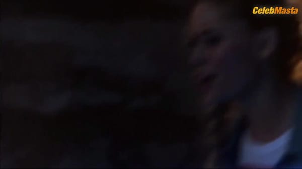 Virginia Gardner and Lyrica Okano's Lesbian Scene from Marvel's Runaways