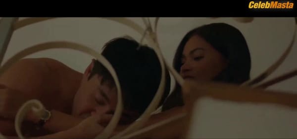 Angela Morena's Tits and Bikini Scene in La Querida