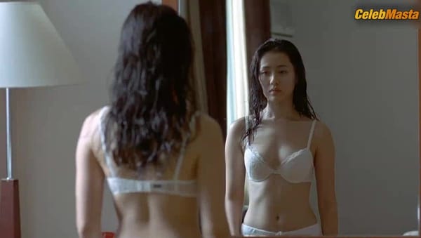 Son Ye-jin Booty, Boobs Scene in April Snow
