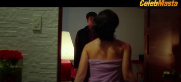 Rose Van Ginkel Shows Butt and Tits Scene in Stalkers