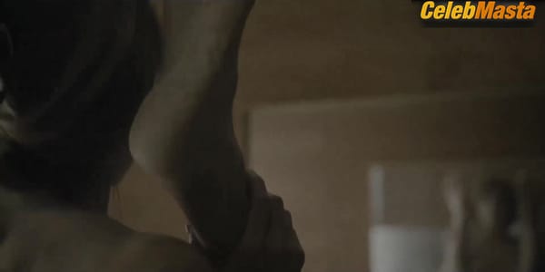 Linda Cardellini Boobs Scene in DTF St. Louis