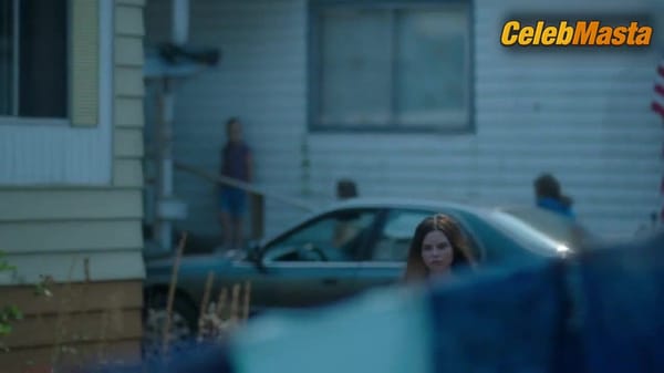 Eline Powell Reveals Sex Scene in Siren