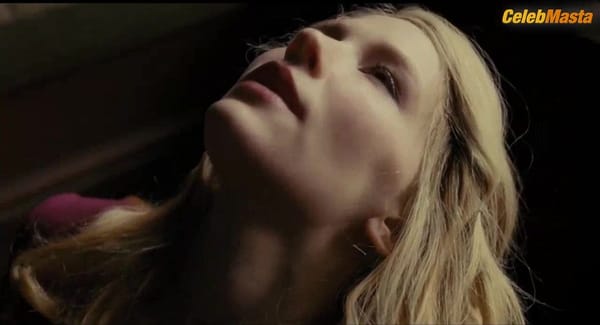 Haley Bennett Booty, Tits Scene in The Girl On The Train