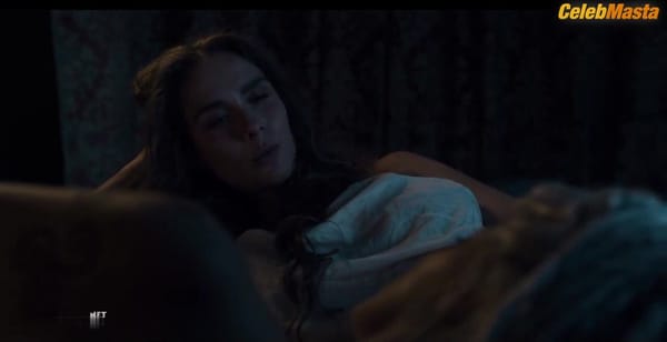 Lucrezia Guidone's Lesbian Scene in Luna Nera