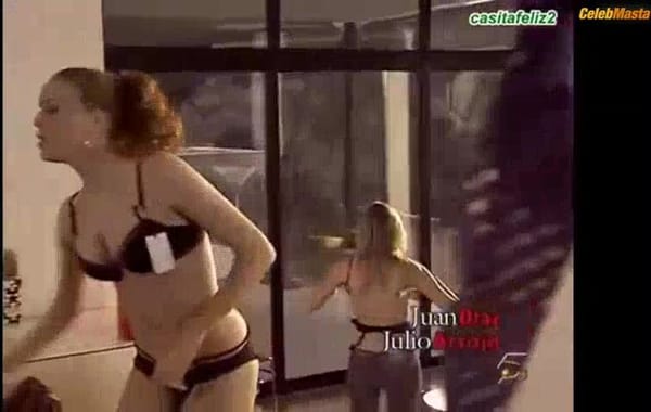Amaia Salamanca's Boobs, Bikini Scene in Sin Tetas No Hay Paraiso