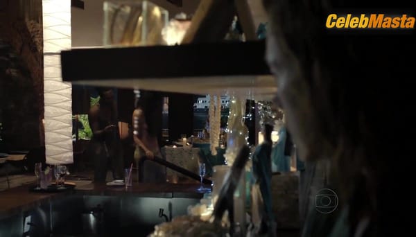 Isis Valverde Bares All in Sex Scene in Avenida Brasil
