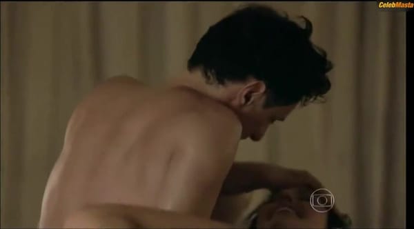 Paolla Oliveira Lesbian Sex Scene in Felizes Para Sempre?