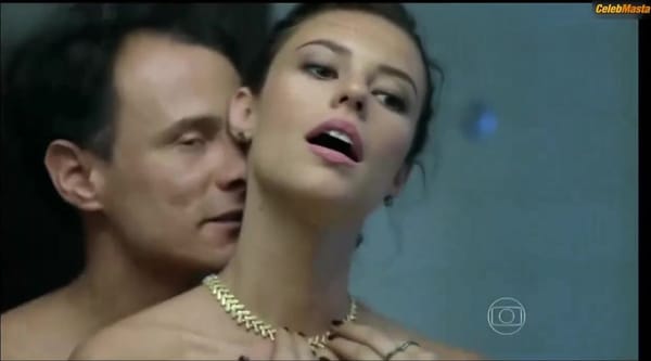 Paolla Oliveira Gets Steamy in Lesbian Scene in Felizes Para Sempre?