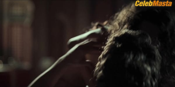 Sarah Perles Bares Boobs, Butt Scene in El Cid