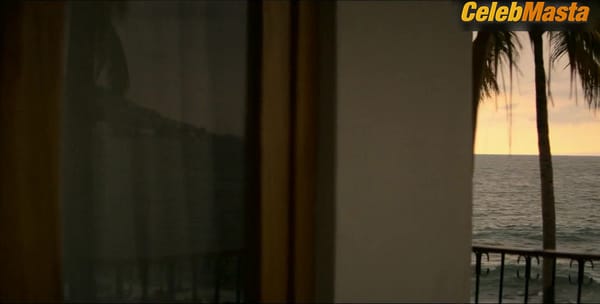 Tessa Ia Bares Tits in Narcos Mexico Scene