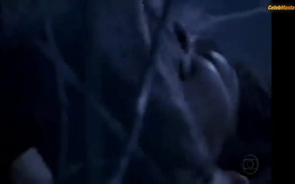 Juliana Paes Shows Ass, Tits Scene in Gabriela
