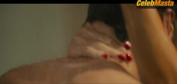 Mariana Ruggiero's Bikini, Boobs Scene in Lady Voyeur