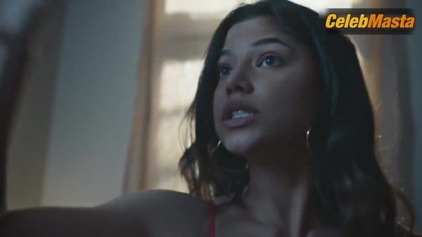 Sophie Charlotte Shows Tits, Panties Scene in Todas As Flores