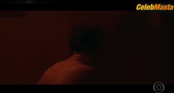 Sophie Charlotte Racy Scene in Os Dias Eram Assim