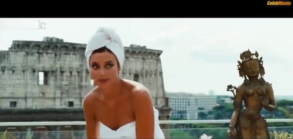 Paola Cortellesi Ass Scene in Nessuno Mi Puo Giudicare