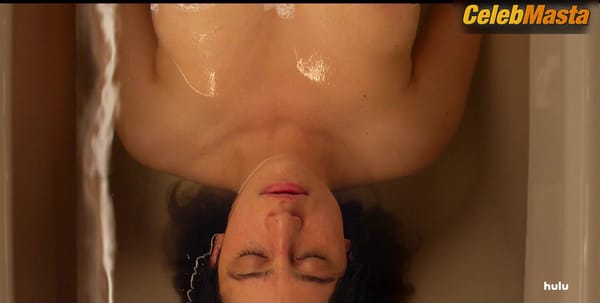 Ilana Glazer Flaunts Boobs Scene in False Positive