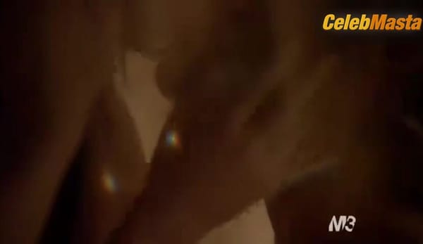 Adelaide Kane Flaunts Sex Scene in Reign
