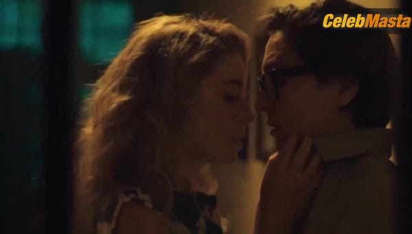 Victoria Guerra and Carolina Carvalho's Lesbian Sex Scene in A Generala