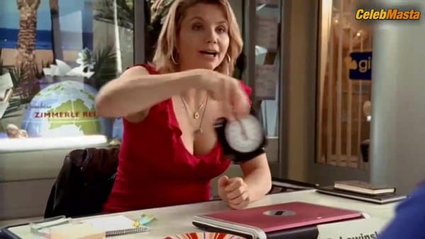 Annette Frier Bares Tits Scene in Danni Lowinski