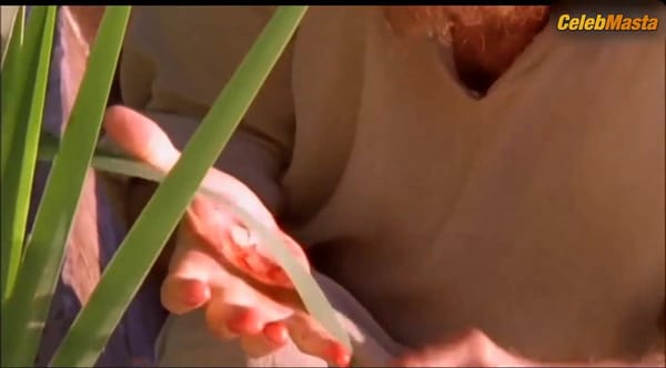 Svetlana Khodchenkova's Ass, Tits Scene from Okhotniki Za Ikonami