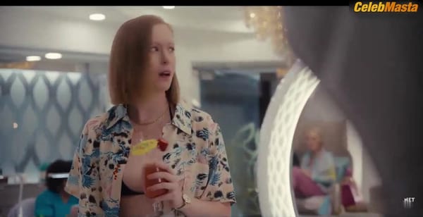 Hannah Einbinder's Lesbian Butt Scene in Hacks