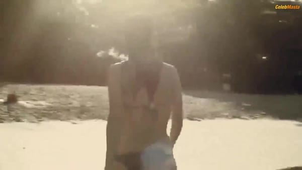 Alice Braga Flaunts Sex Scene in Uma Vida Inteira