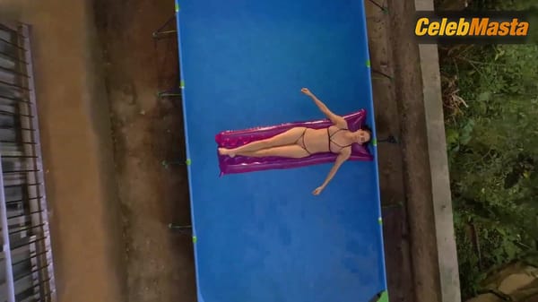 Rafaela Mandelli Steamy Scene in Intimidade Entre Estranhos