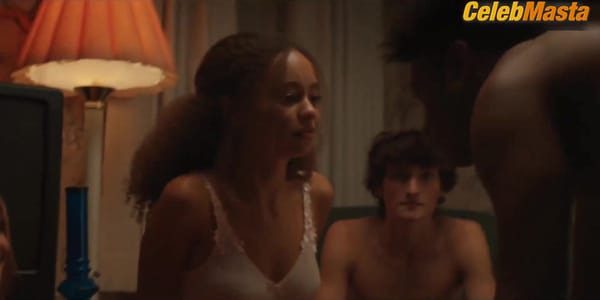 Ella Anderson, Nico Parker and Ariel Martin Swimsuit, Underwear Scene from Suncoast