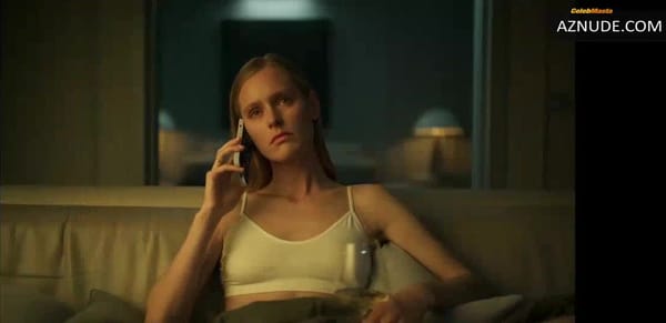 Erika Bulataya Bares Breasts Scene in Razocharovannye