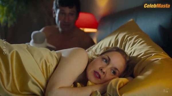 Valery Tscheplanowa's Booty, Boobs Scene in Vorstadtweiber