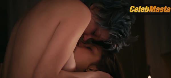 Adele Exarchopoulos and Lea Seydoux Show Lesbian Booty Scene in Blue Is The Warmest Color