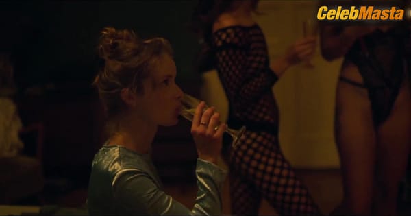 Lea van Acken, Odine Johne and Kristin Suckow Bare Boobs in Lesbian Scene, Tod Den Lebenden